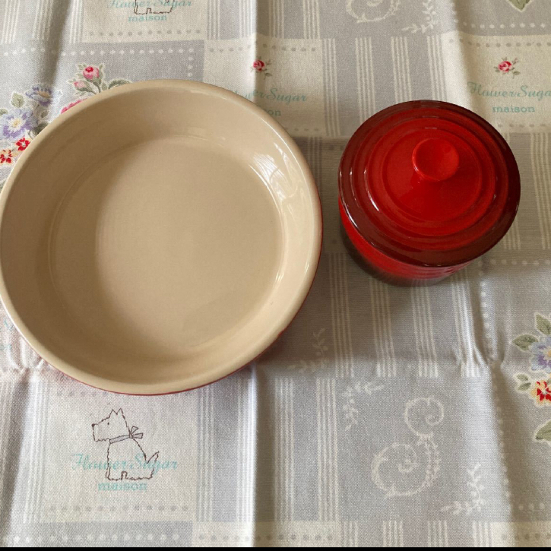 LE CREUSET(ルクルーゼ)のル・クルーゼ　ラムカン+プレート　赤 インテリア/住まい/日用品のキッチン/食器(食器)の商品写真