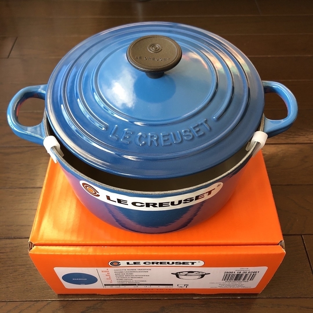 LE CREUSET(ルクルーゼ)のル・クルーゼ　ココット・ロンド 18cm&プラスチックピン4個【新品/未使用】 インテリア/住まい/日用品のキッチン/食器(鍋/フライパン)の商品写真