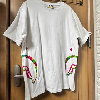 アベイシングエイプ(A BATHING APE)のBape side shark camo s/s Tee(Tシャツ/カットソー(半袖/袖なし))