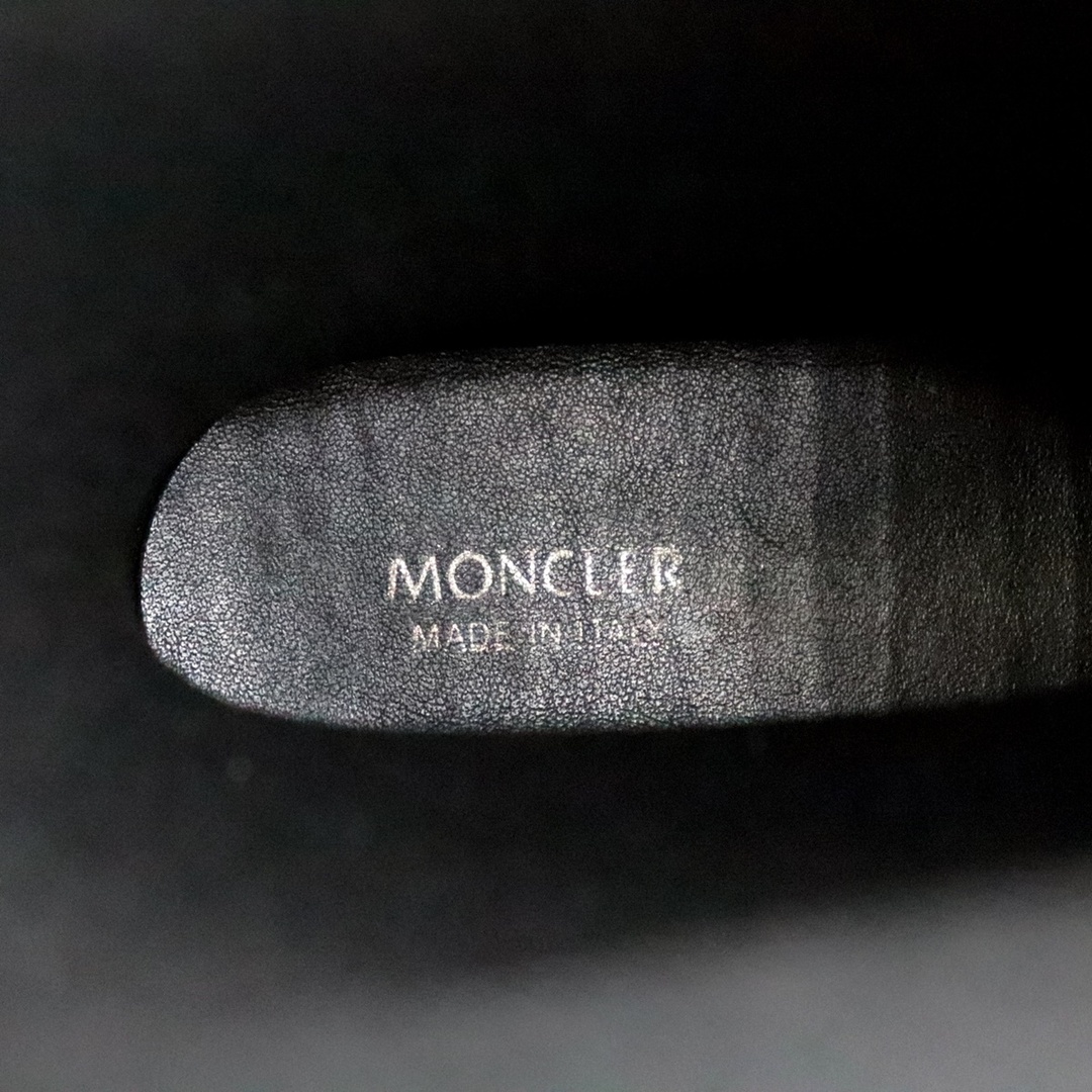 MONCLER(モンクレール)の新品同様 モンクレール ベルトデザイン レインシューズ レディース 黒 白 38 レインブーツ ロゴ MONCLER レディースの靴/シューズ(レインブーツ/長靴)の商品写真