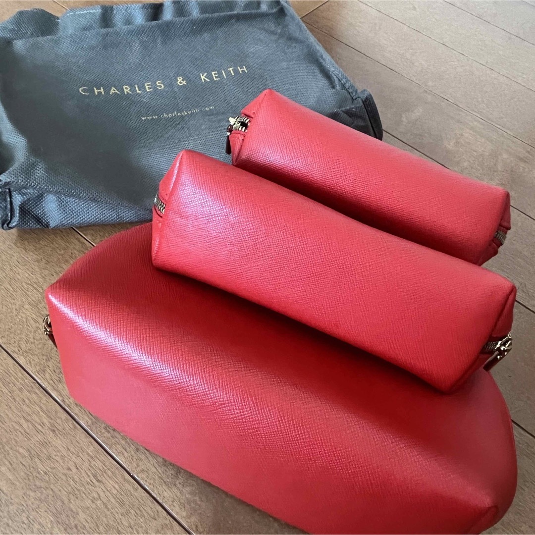 Charles and Keith(チャールズアンドキース)のチャールズアンドキース ポーチ 3点セット レディースのファッション小物(ポーチ)の商品写真