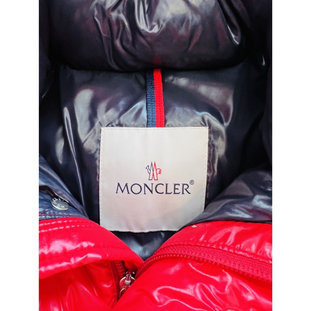 MONCLER(モンクレール)のMONCLERモンクレール　キッズダウン140㌢ キッズ/ベビー/マタニティのキッズ服女の子用(90cm~)(ジャケット/上着)の商品写真