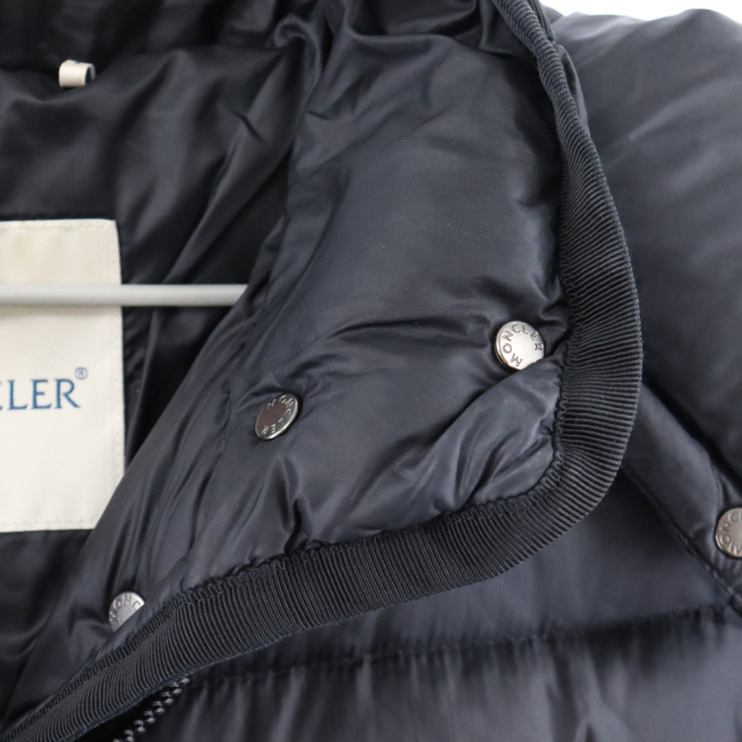 MONCLER(モンクレール)のMONCLER モンクレール HERMINE エルミンヌ アームロゴワッペン フーディー ダウンコート 420934933905 ブラック レディース レディースのジャケット/アウター(その他)の商品写真