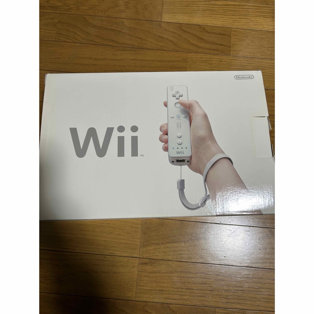 Wii(ウィー)のNintendo Wii 本体 任天堂 おまけ付き エンタメ/ホビーのゲームソフト/ゲーム機本体(家庭用ゲーム機本体)の商品写真