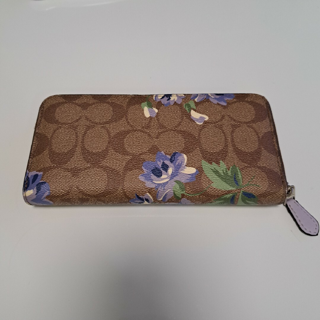 COACH(コーチ)のCOACH　長財布　花柄(紫色) レディースのファッション小物(財布)の商品写真