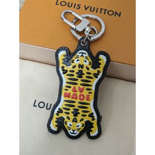 ルイヴィトン(LOUIS VUITTON)のLOUIS VUITTON ポルト クレ・LV MADE タイガー MP3221(キーホルダー)