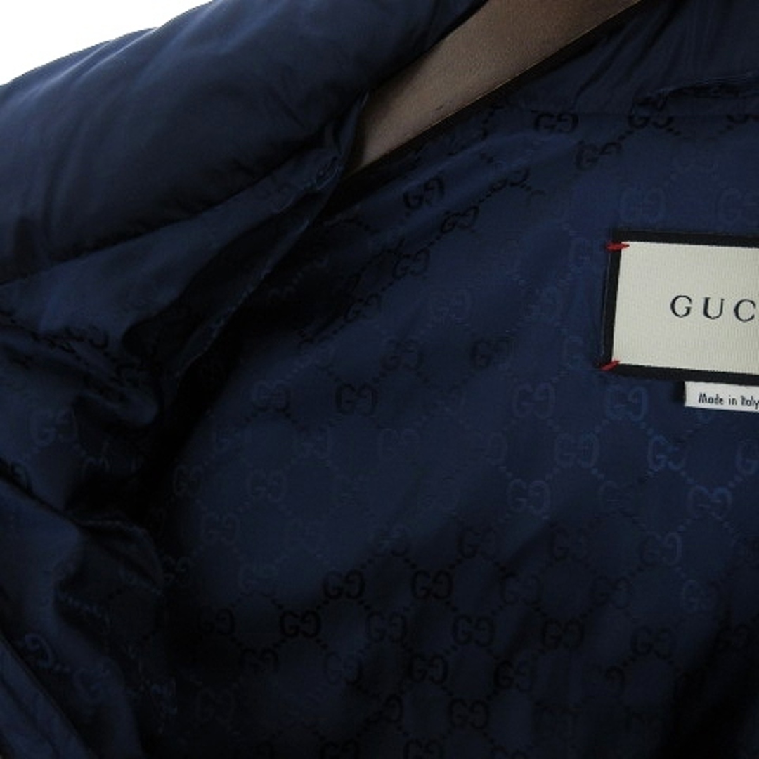 Gucci(グッチ)のグッチ ダウンジャケット フード収納 ロゴ ワッペン 紺 46 ■SM1 メンズのジャケット/アウター(ダウンジャケット)の商品写真