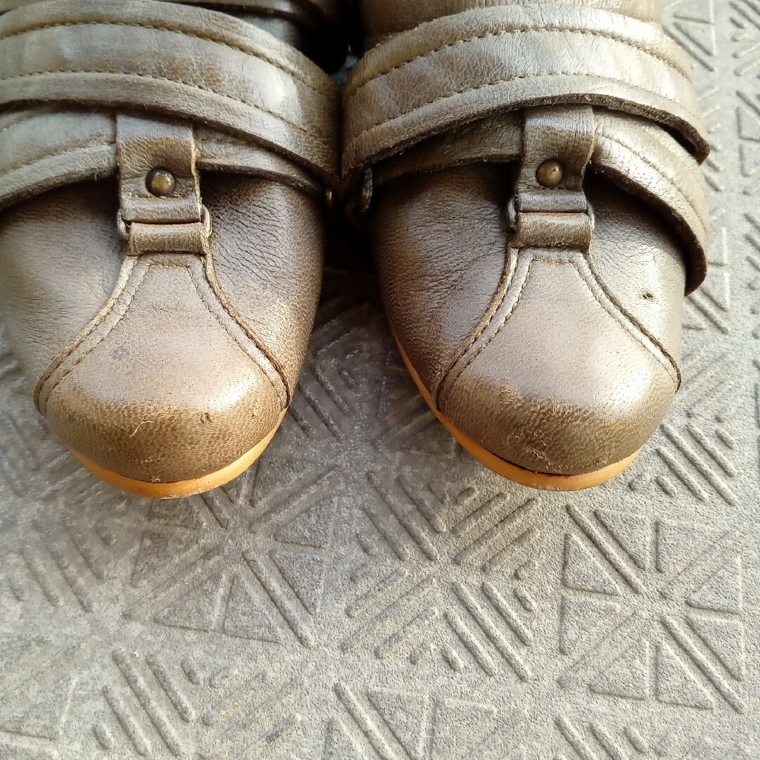 RABOKIGOSHI works(ラボキゴシワークス)のラボキゴシ★カーキ柔らか革靴 レディースの靴/シューズ(スリッポン/モカシン)の商品写真