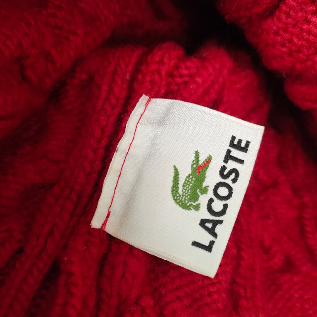 LACOSTE(ラコステ)のLACOSTE ラコステ　ニットキャップ　赤　美品 メンズの帽子(ニット帽/ビーニー)の商品写真