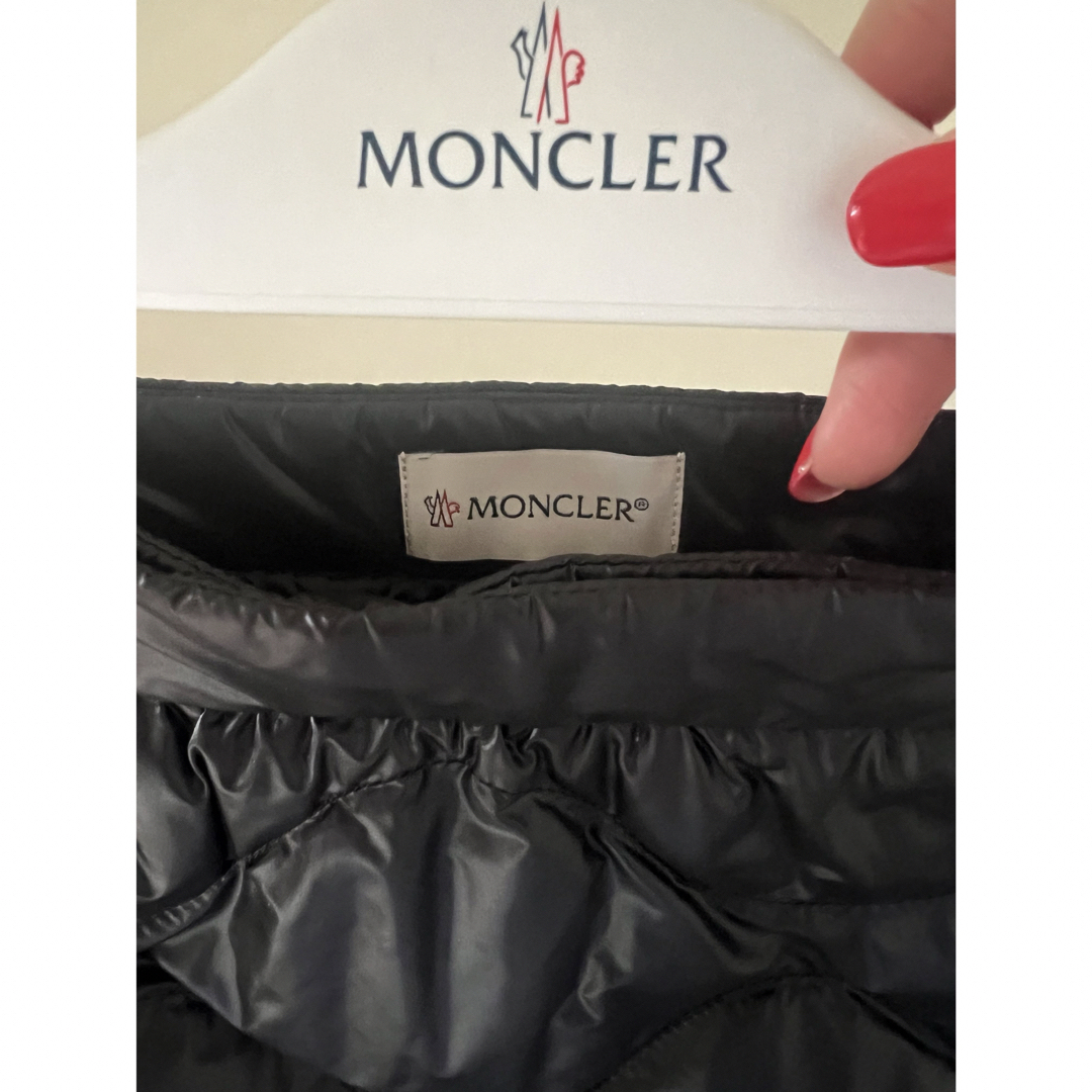 MONCLER(モンクレール)のMoncler モンクレール ロゴパッチ キルティング スカート レディースのスカート(ミニスカート)の商品写真