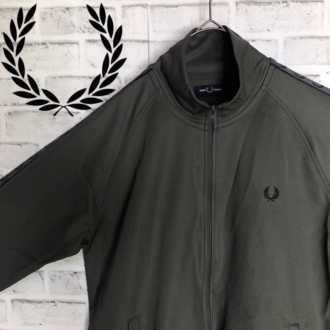 FRED PERRY - 希少⭐️濃カーキL Fred Perryトラックジャケット FRED PERRY - 希少⭐️濃カーキL Fred Perryトラックジャケット