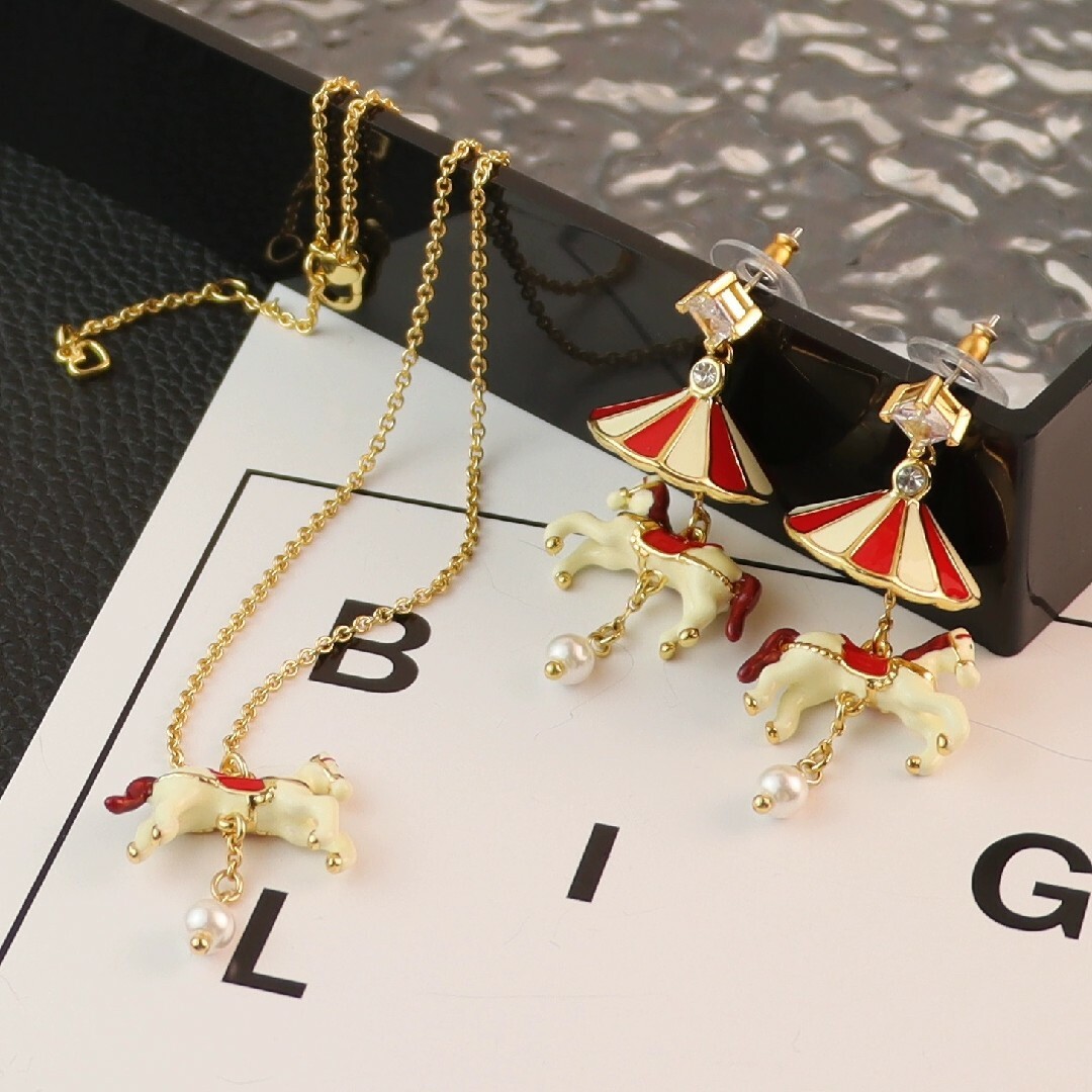 kate spade new york(ケイトスペードニューヨーク)の【新品♠️本物】ケイトスペード メリーゴーランド ネックレス レディースのアクセサリー(ネックレス)の商品写真