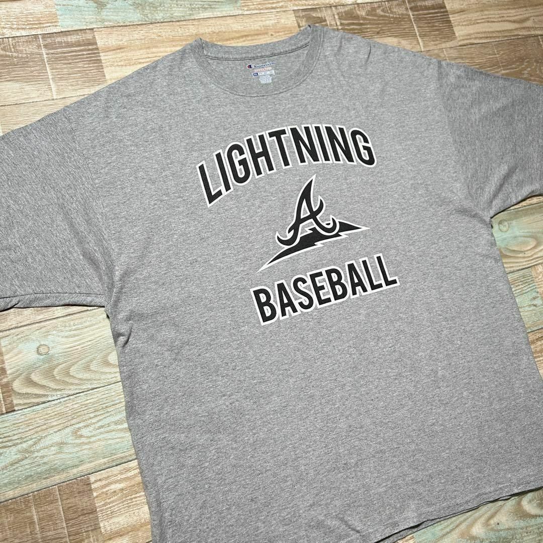 Champion(チャンピオン)のchampion Tシャツ LIGHTNING 企業 スポンサー 2XL グレー メンズのトップス(Tシャツ/カットソー(半袖/袖なし))の商品写真