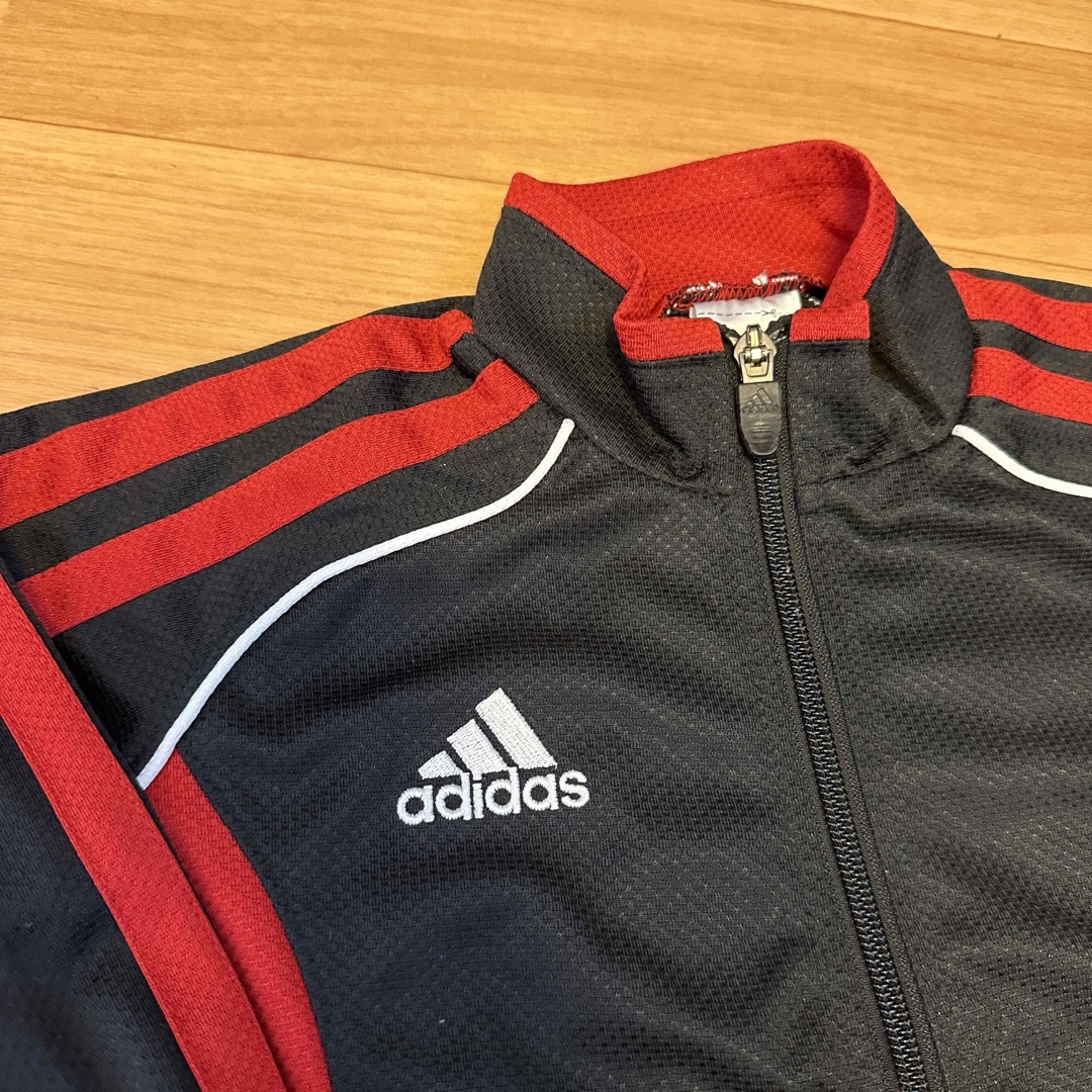 adidas(アディダス)のadidas 100センチ　ジャージ キッズ/ベビー/マタニティのキッズ服男の子用(90cm~)(ジャケット/上着)の商品写真