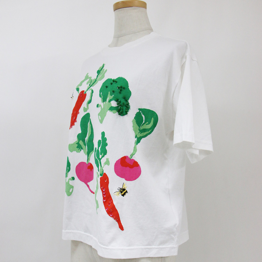 MUVEIL WORK(ミュベールワーク)のMUVEIL ミュベール × ピーターラビット Tシャツ カットソー ホワイト 白 38(M) トップス 半袖 刺繍 野菜 プリント ビーズ コットン 綿 日本製 ブランド コラボ【レディース】【中古】 レディースのトップス(Tシャツ(半袖/袖なし))の商品写真