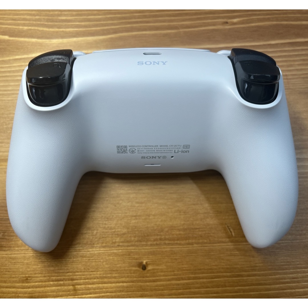 SONY(ソニー)の【美品／おまけ付】SONY PlayStation5 CFI-1200A01 エンタメ/ホビーのゲームソフト/ゲーム機本体(家庭用ゲーム機本体)の商品写真