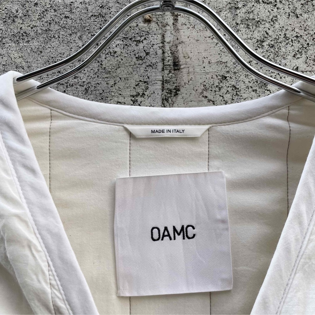 OAMC(オーエーエムシー)のoamc キルティング ライナー ジャケット コート 白 ホワイト メンズのジャケット/アウター(ブルゾン)の商品写真