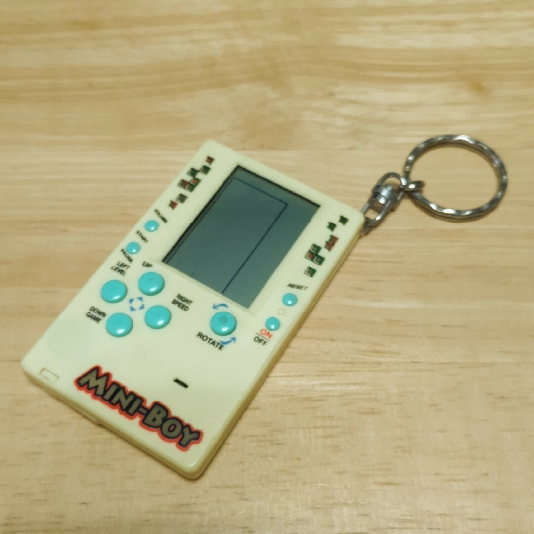 【ジャンク品02】MINI-BOY　テトリス　キーホルダー レディースのファッション小物(キーホルダー)の商品写真