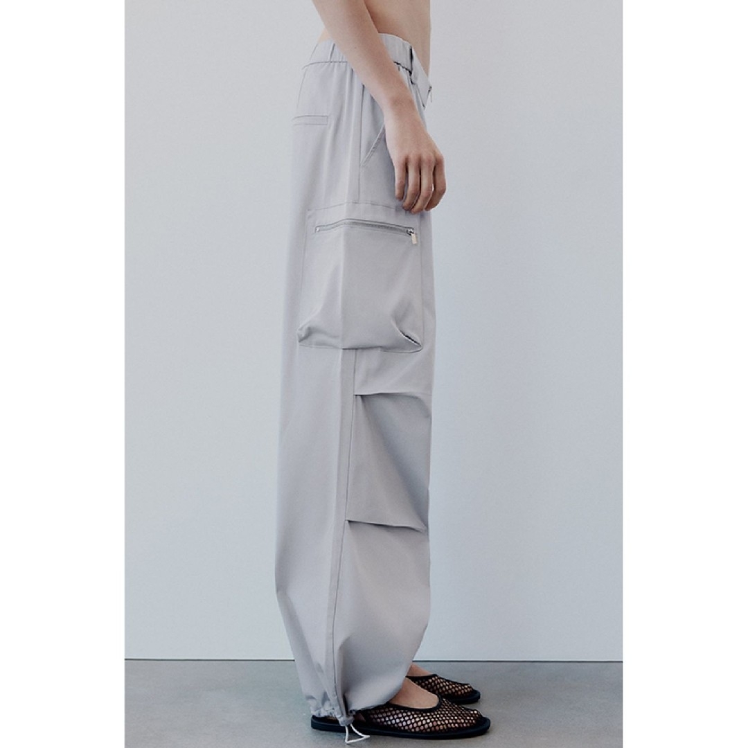 ZARA - ZARA サテンパンツ ジッパー Mサイズ シルバーの通販 by ZARA - ZARA サテンパンツ ジッパー Mサイズ シルバーの通販 by