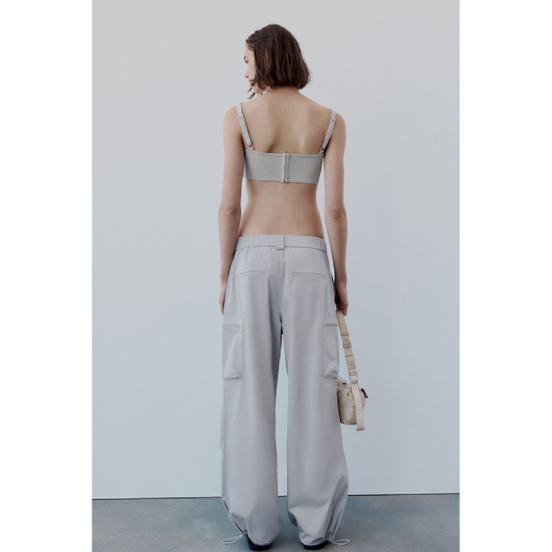 ZARA - ZARA サテンパンツ ジッパー Mサイズ シルバーの通販 by ZARA - ZARA サテンパンツ ジッパー Mサイズ シルバーの通販 by