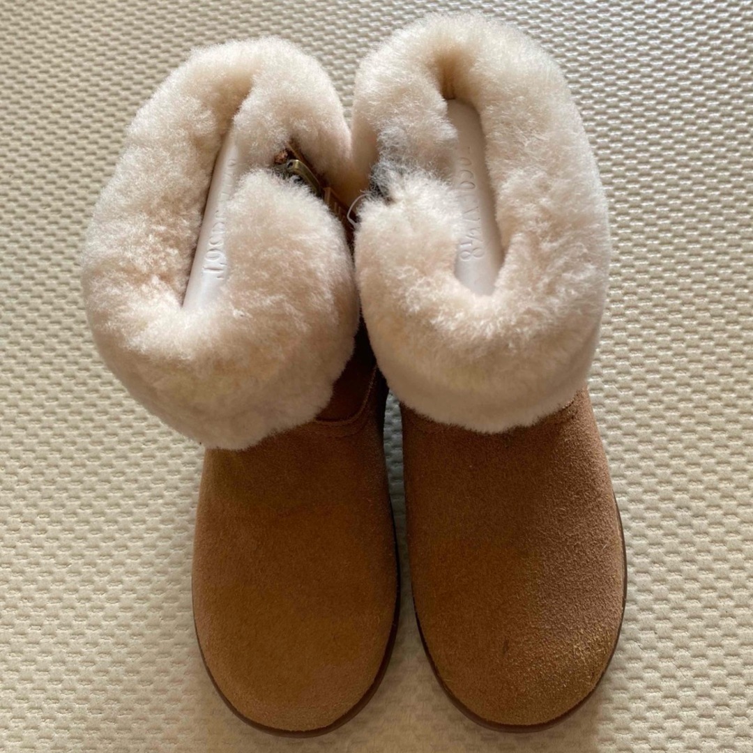 UGG(アグ)の新品未使用　トドラーUGGブーツ　15.5㎝ キッズ/ベビー/マタニティのキッズ靴/シューズ(15cm~)(ブーツ)の商品写真