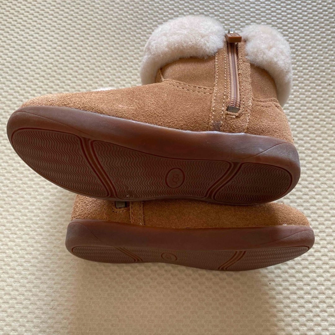 UGG(アグ)の新品未使用　トドラーUGGブーツ　15.5㎝ キッズ/ベビー/マタニティのキッズ靴/シューズ(15cm~)(ブーツ)の商品写真