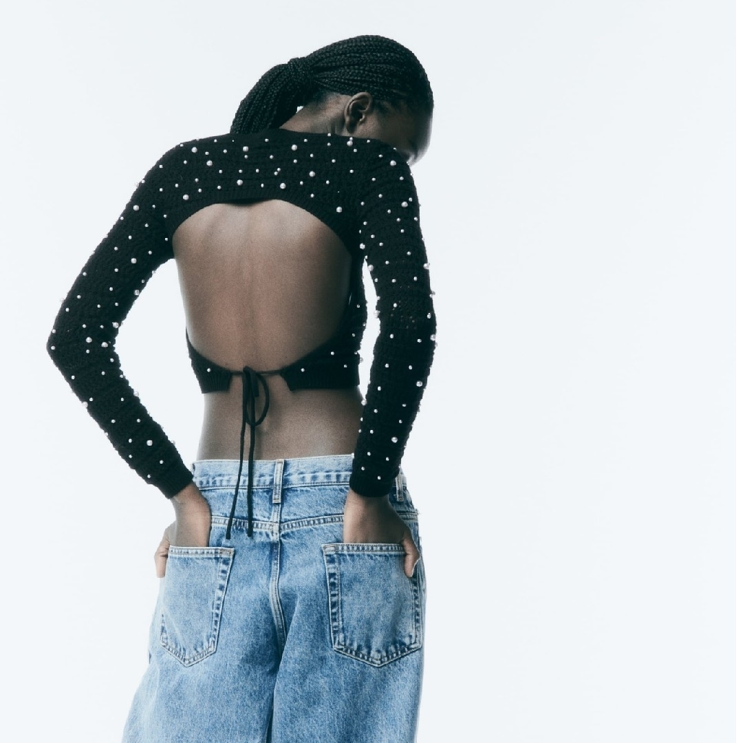 ZARA - ZARA クロップドニットセーター パールビーズ Mサイズ ZARA - ZARA クロップドニットセーター パールビーズ Mサイズ