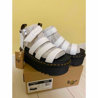 ドクターマーチン(Dr.Martens)のBlair Quad White (hydro leather ) (サンダル)