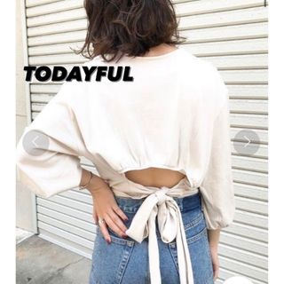 トゥデイフル(TODAYFUL)の【TODAYFUL】トゥデイフル　トレーナー　バックリボン(トレーナー/スウェット)