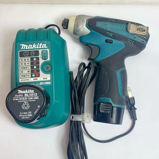 マキタ(Makita)の♭♭MAKITA マキタ 充電式インパクトドライバ　10.8V　充電器・充電池2個付  TD090D ブルー(その他)