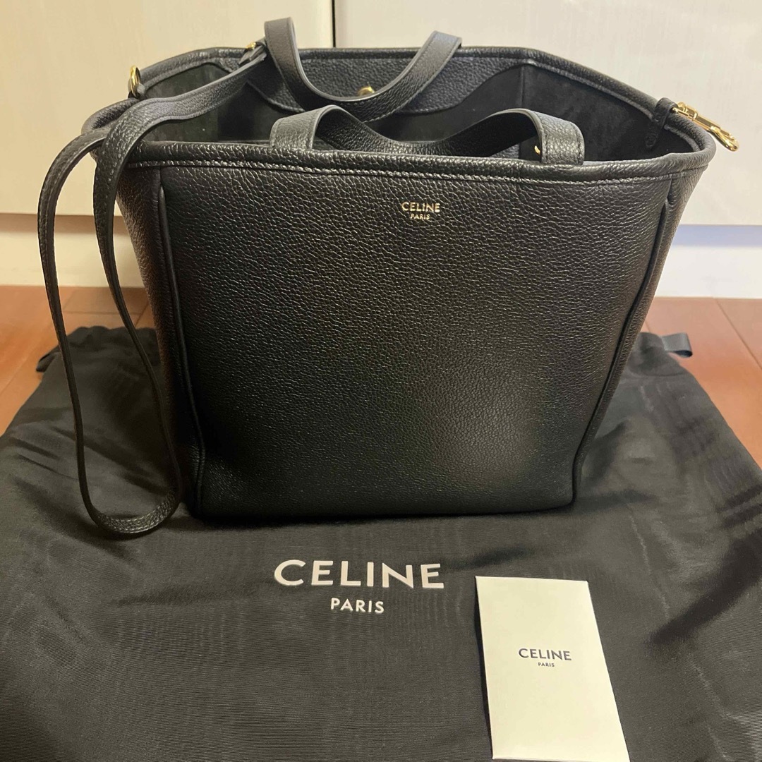 celine(セリーヌ)の専用　セリーヌ　スモールフォールドカバ　新品未使用 レディースのバッグ(トートバッグ)の商品写真