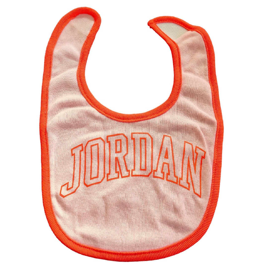 Jordan Brand（NIKE）(ジョーダン)の未使用品 NIKE ナイキ ベビー服 ロンパース スタイ ヘアバンド 3点セット キッズ/ベビー/マタニティのベビー服(~85cm)(ロンパース)の商品写真