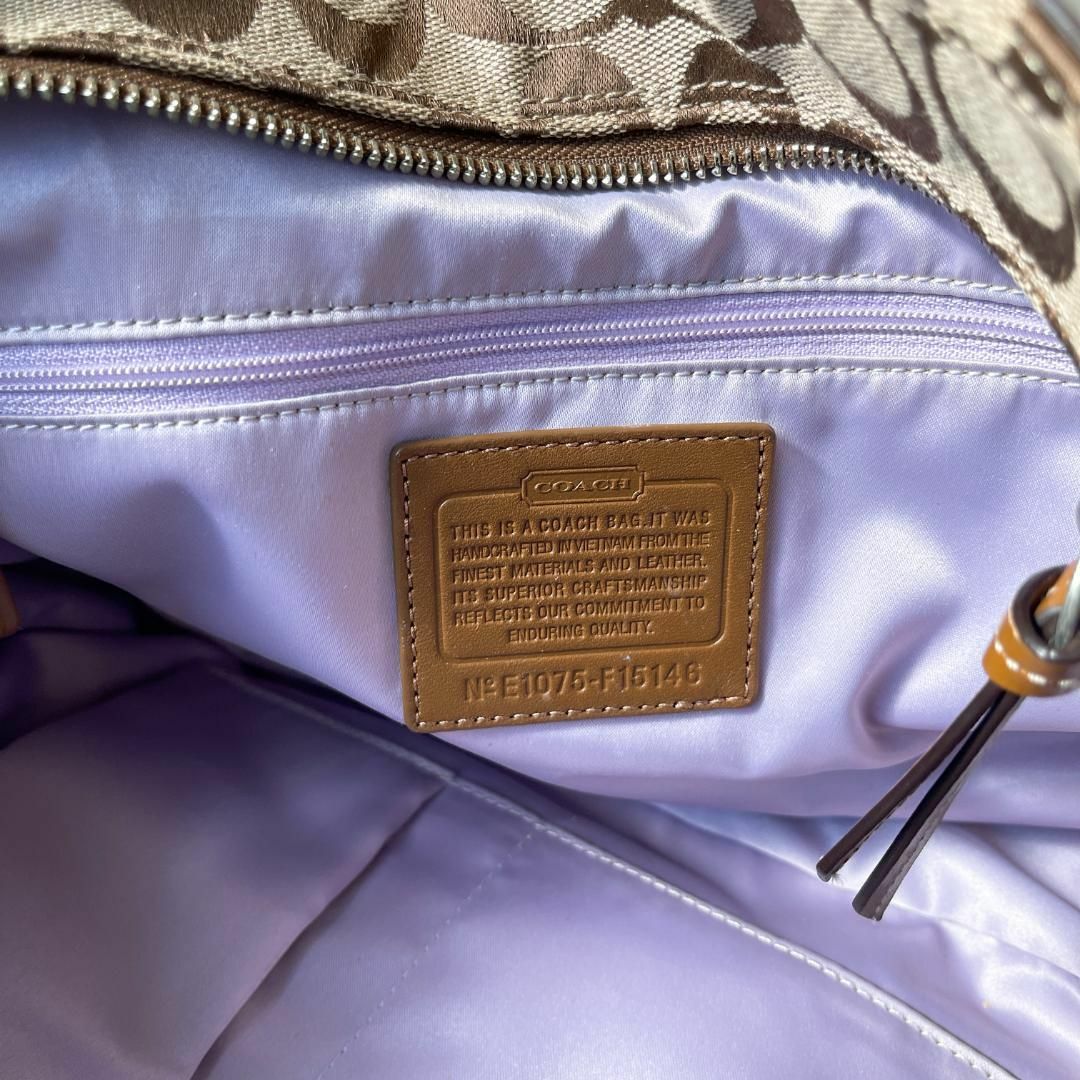 COACH(コーチ)の美品✨COACHコーチセミショルダーバッグトートバッグブラウン茶シグネチャー総柄 レディースのバッグ(ショルダーバッグ)の商品写真