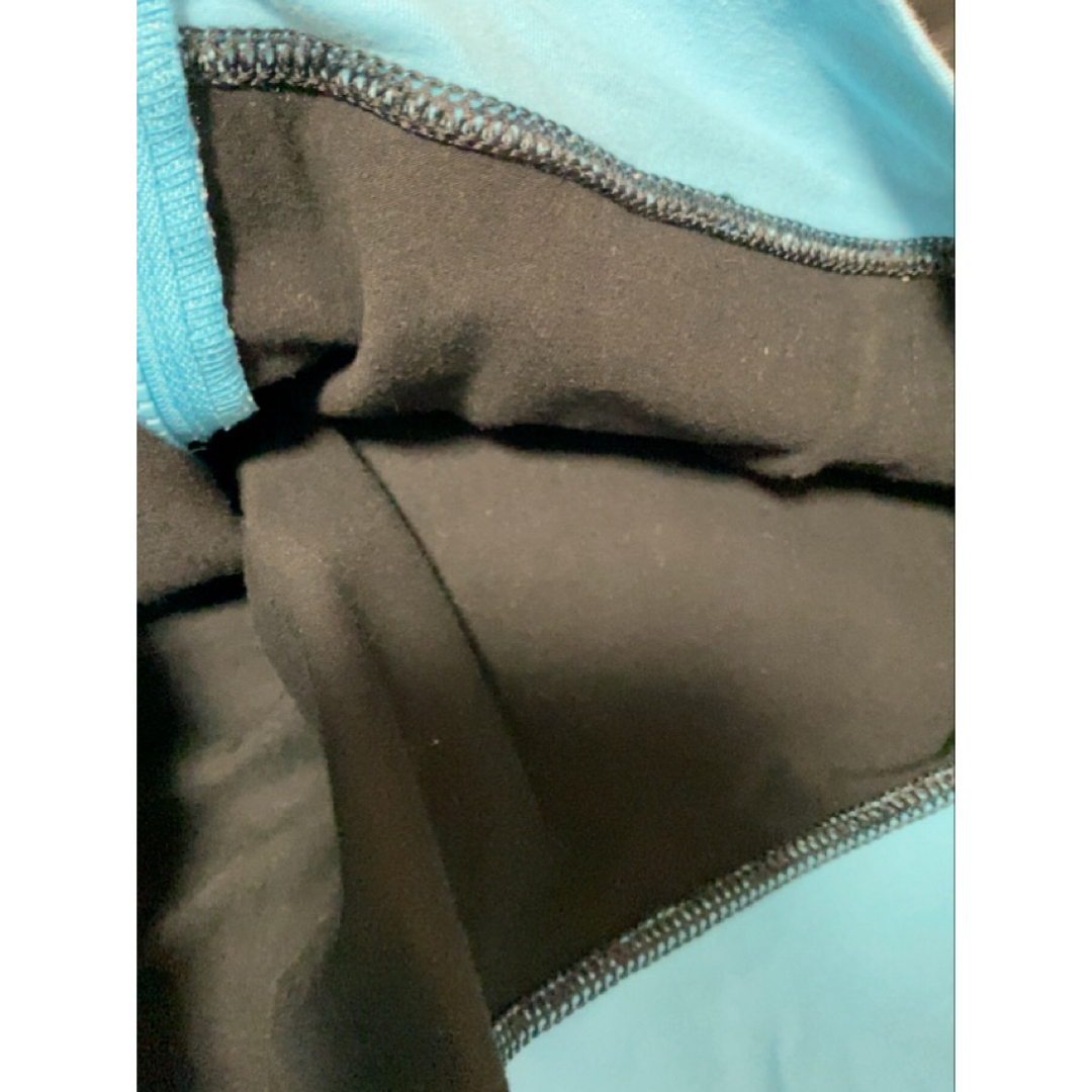 XOXO(キスキス)のXOXO黒に水色ロゴプリントがオシャレで可愛いジップパーカー140 キッズ/ベビー/マタニティのキッズ服女の子用(90cm~)(ジャケット/上着)の商品写真