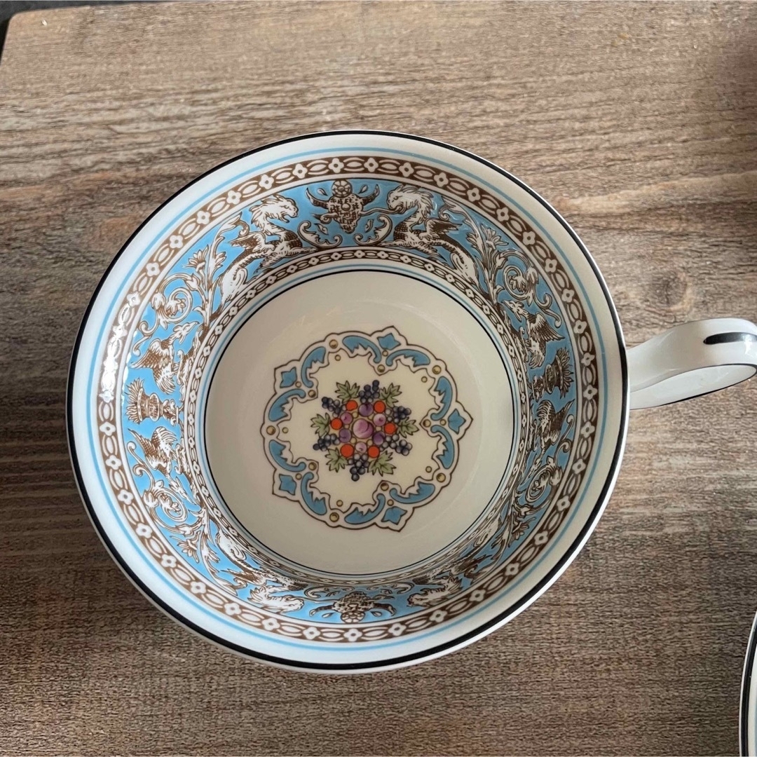 WEDGWOOD(ウェッジウッド)の美品　フロレンティーンターコイズ　ウェッジウッド  ティーカップ　ソーサー インテリア/住まい/日用品のキッチン/食器(食器)の商品写真