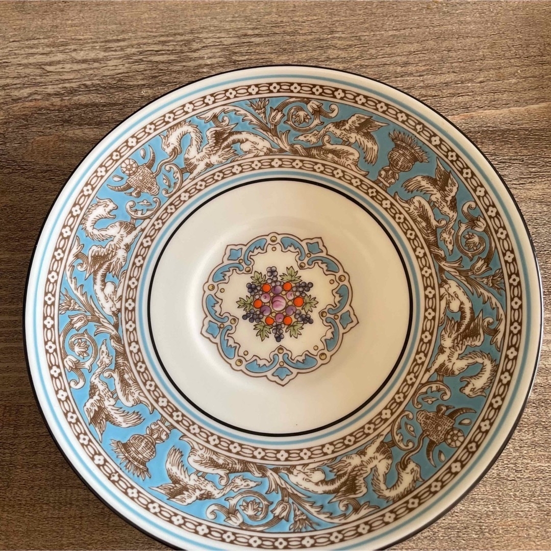 WEDGWOOD(ウェッジウッド)の美品　フロレンティーンターコイズ　ウェッジウッド  ティーカップ　ソーサー インテリア/住まい/日用品のキッチン/食器(食器)の商品写真