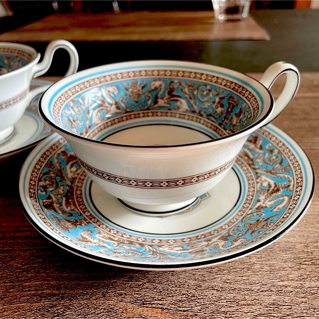 WEDGWOOD(ウェッジウッド)の美品　フロレンティーンターコイズ　ウェッジウッド  ティーカップ　ソーサー インテリア/住まい/日用品のキッチン/食器(食器)の商品写真