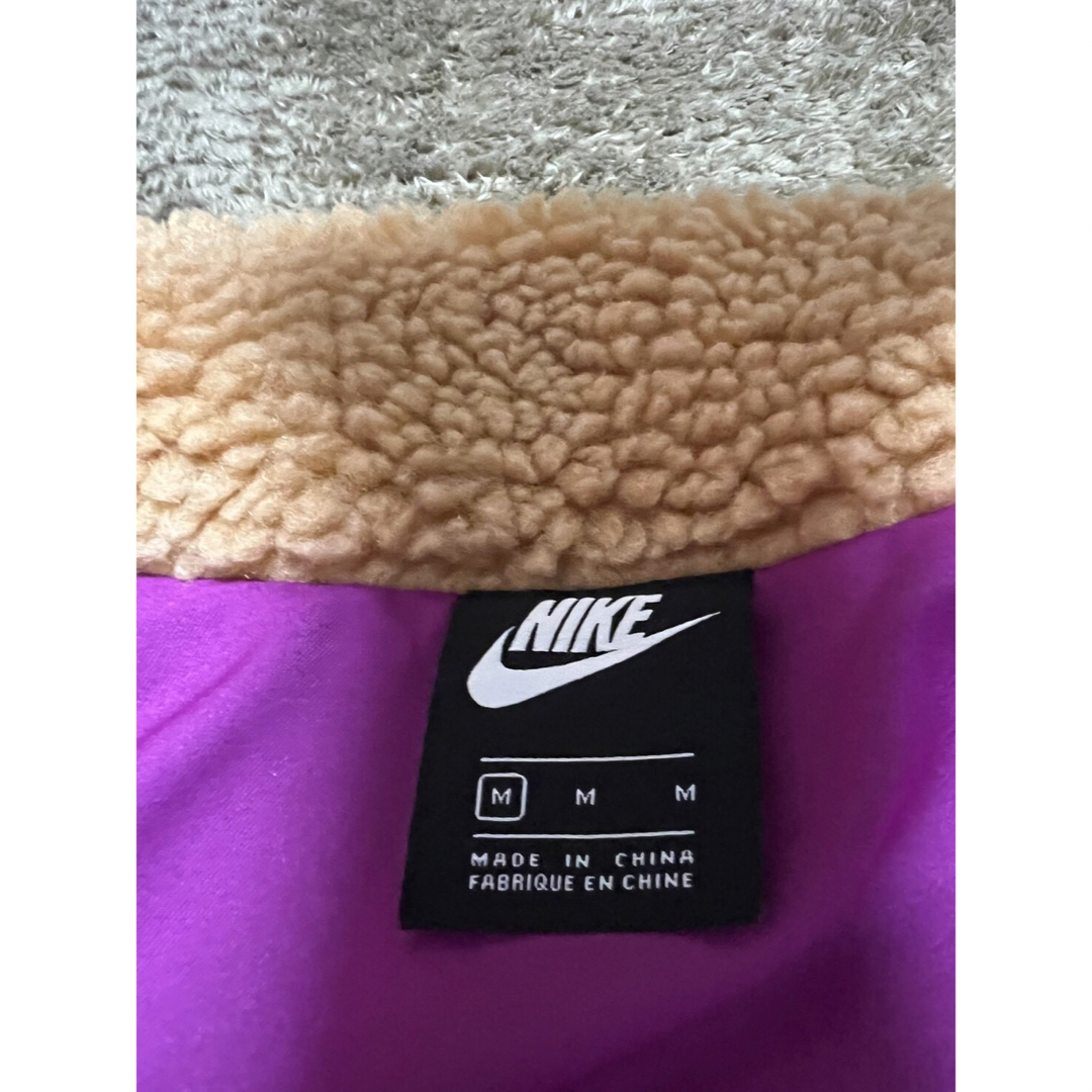 NIKE(ナイキ)のレア　新品　NIKE ボアジャケット　M レディースのジャケット/アウター(ブルゾン)の商品写真