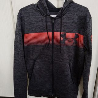 アンダーアーマー(UNDER ARMOUR)のアンダーアーマー　パーカー　美品(パーカー)