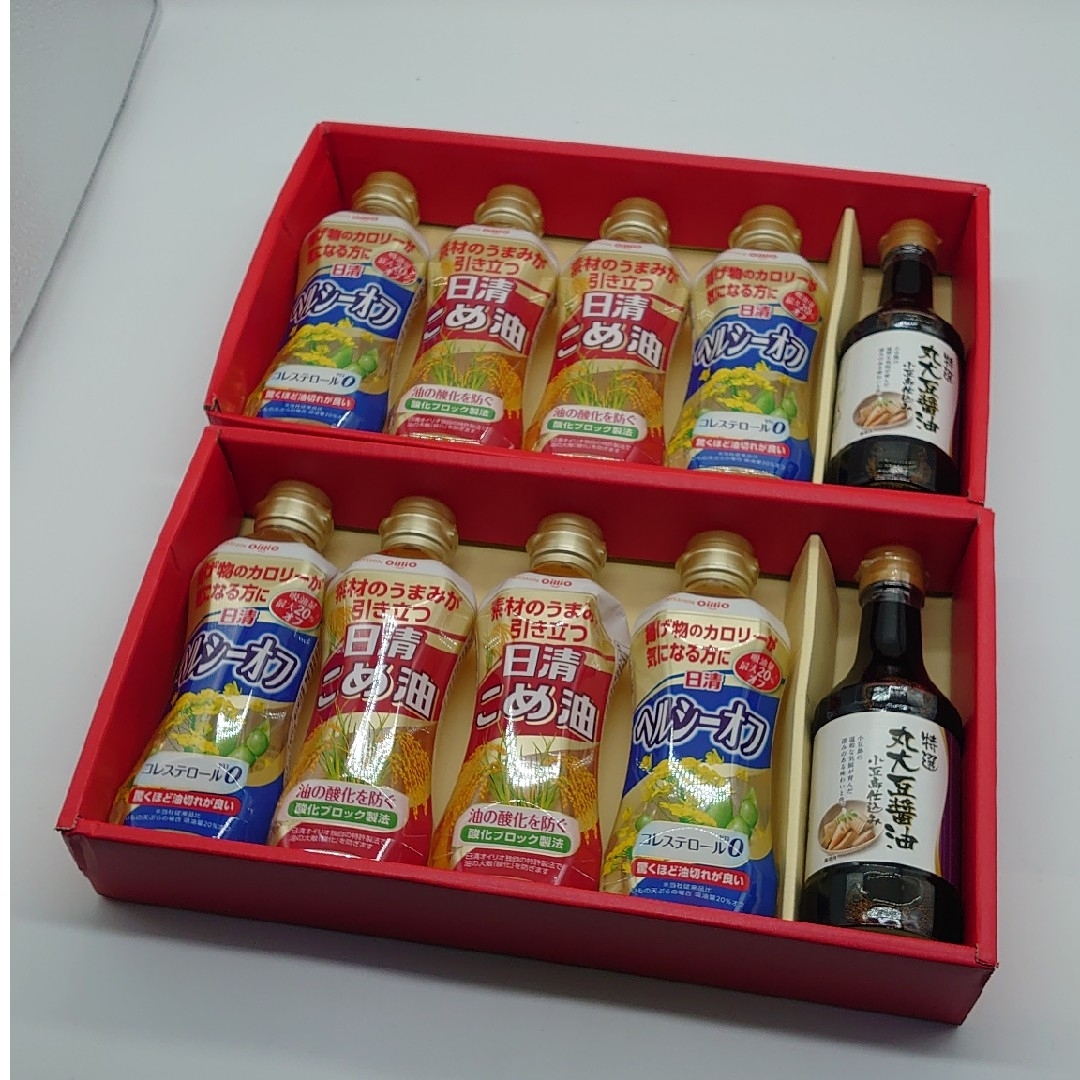 日清食品(ニッシンショクヒン)の日清 バラエティオイル&丸大豆しょうゆギフト SOTー50W 食品/飲料/酒の食品(調味料)の商品写真