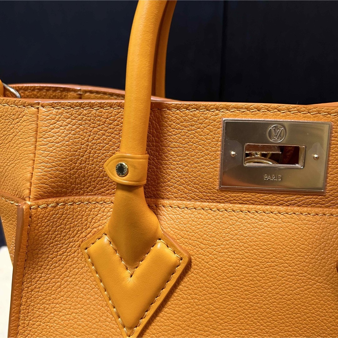 LOUIS VUITTON(ルイヴィトン)のLOUIS VUITTON オンマイサイド PM サフランイエロー レディースのバッグ(ハンドバッグ)の商品写真