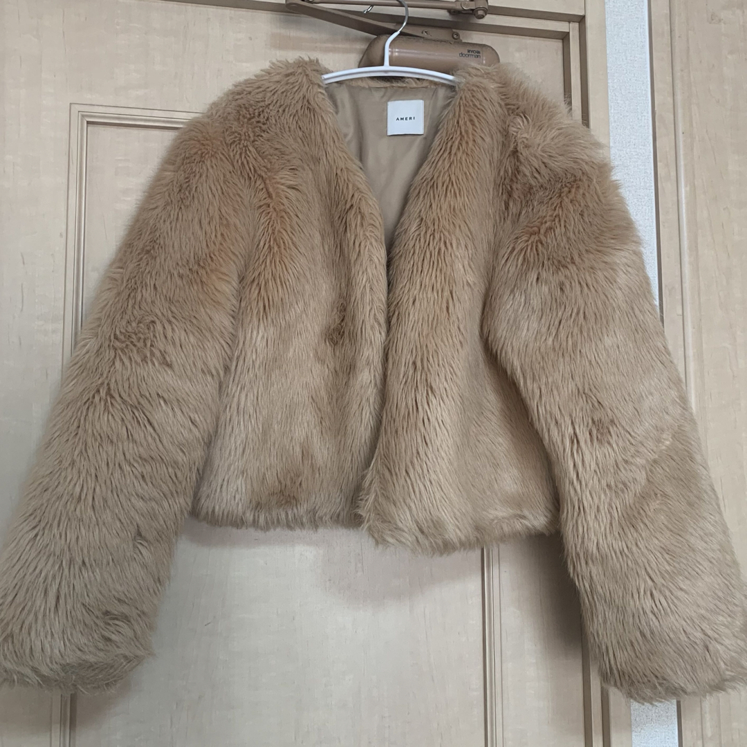 Ameri VINTAGE(アメリヴィンテージ)の美品 AMERI COLORFUL ECO FUR COAT 税込23,320円 レディースのジャケット/アウター(毛皮/ファーコート)の商品写真