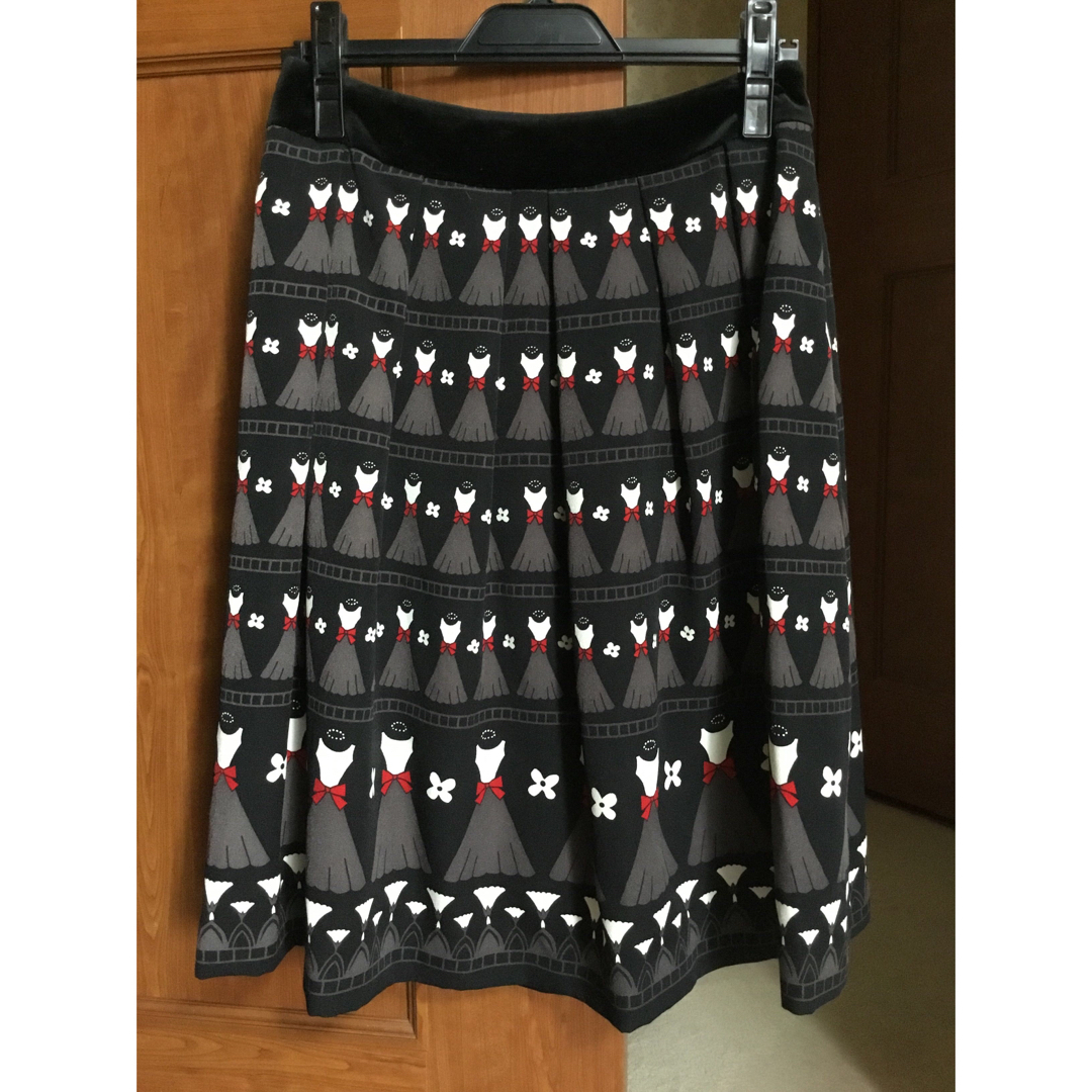 M'S GRACY(エムズグレイシー)のエムズグレイシー　フラワー　真珠ネックレス　リボン　ワンピース柄　スカート レディースのスカート(その他)の商品写真