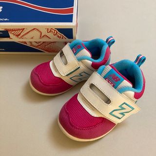 ニューバランス(New Balance)のnew balance美品 男の子 女の子 スニーカー 運動靴(スニーカー)