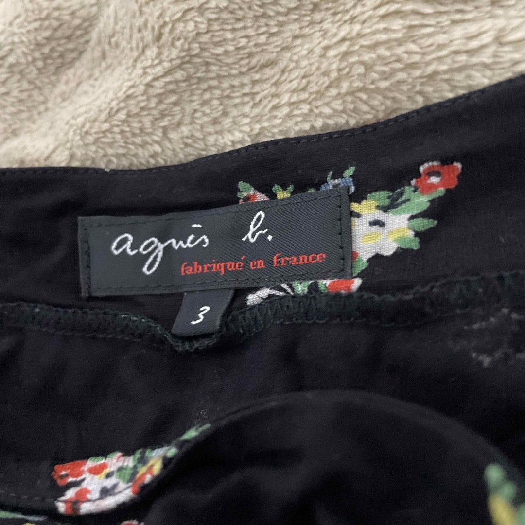 agnes b.(アニエスベー)のアニエスベー　タイトスカート黒花柄 レディースのスカート(ひざ丈スカート)の商品写真