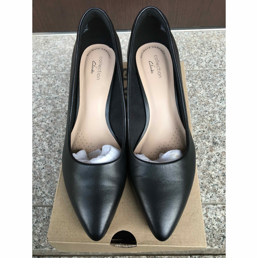 Clarks(クラークス)の中古美品　女性Clarks　パンプス　黒　サイズuk51/2（24.5cm) レディースの靴/シューズ(ハイヒール/パンプス)の商品写真