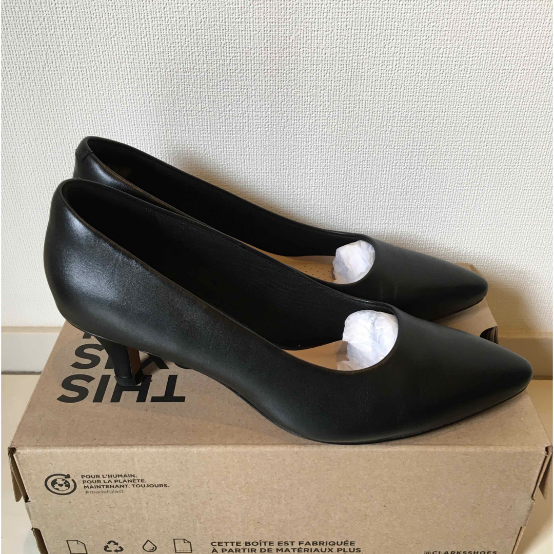 Clarks(クラークス)の中古美品　女性Clarks　パンプス　黒　サイズuk51/2（24.5cm) レディースの靴/シューズ(ハイヒール/パンプス)の商品写真