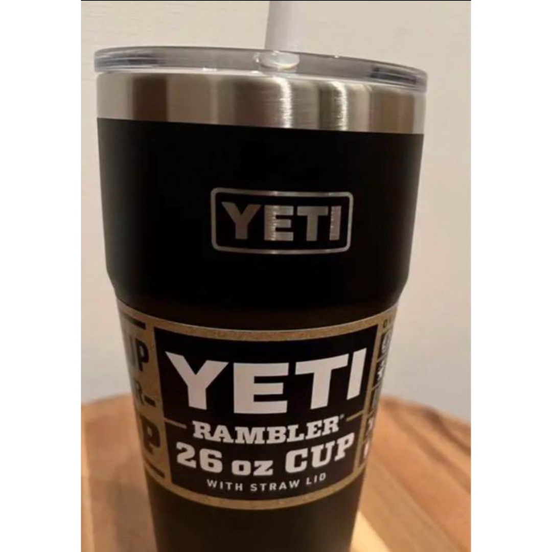 YETI(イエティ)のYETI ストロー付きタンブラー26oz ランブラー インテリア/住まい/日用品のキッチン/食器(タンブラー)の商品写真