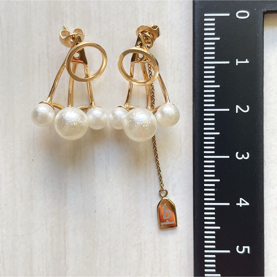 Blanco(ブランコ)のセール中!blanco tokyo CIRCLE 3PEARL ピアス ゴールド レディースのアクセサリー(ピアス)の商品写真