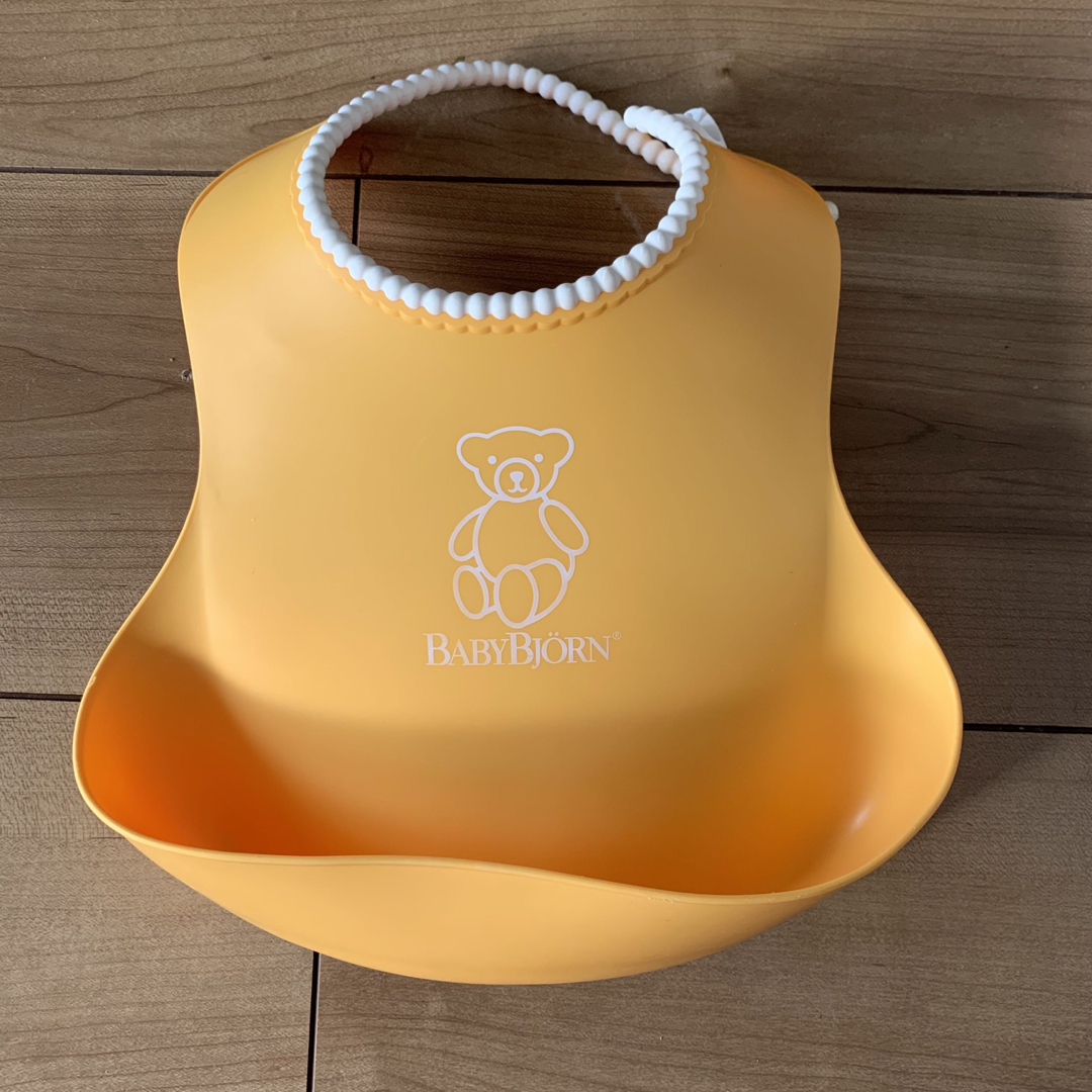 BABYBJORN(ベビービョルン)のベビービョルン　ミッキー　スタイ  お食事エプロン　3点セット キッズ/ベビー/マタニティの授乳/お食事用品(お食事エプロン)の商品写真